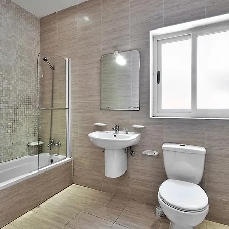 With Seaviews Apartment Sliema