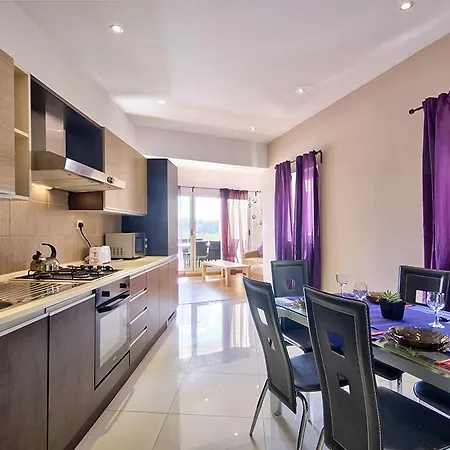 With Seaviews * Sliema